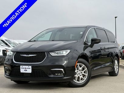 Used 2023 Chrysler Pacifica Touring-L