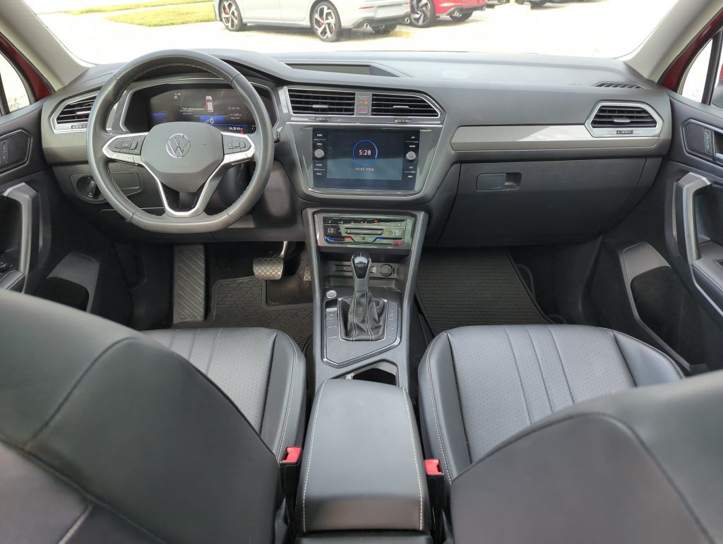 Used 2023 Volkswagen Tiguan SE w/ Panoramic Sunroof Package FWD image 15