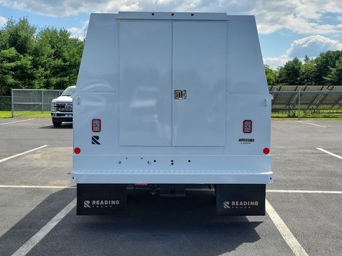 Used 2024 Ford F550 4x4 Regular Cab Super Duty image 5