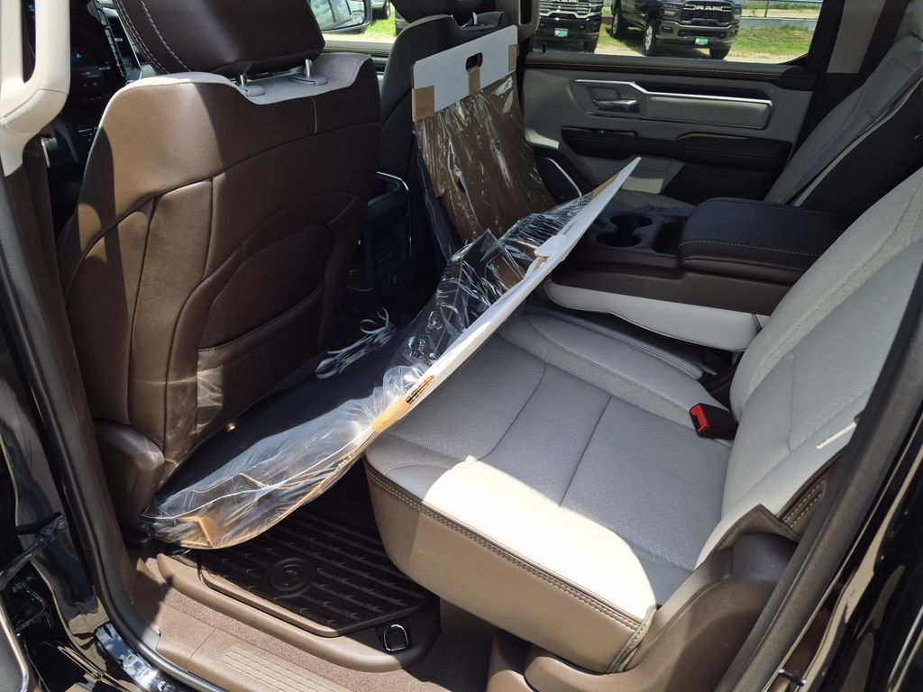 New 2026 RAM 1500 Laramie w/ Advanced Safety Group II AWD/4WD image 16