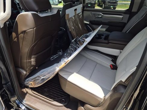 New 2026 RAM 1500 Laramie AWD/4WD image 16