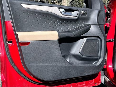 Used 2020 Ford Escape SEL image 17