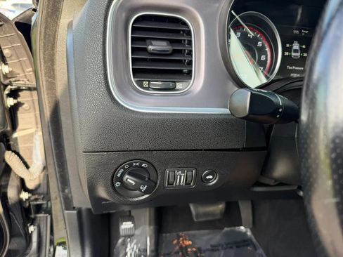 Used 2019 Dodge Charger SXT AWD/4WD image 14