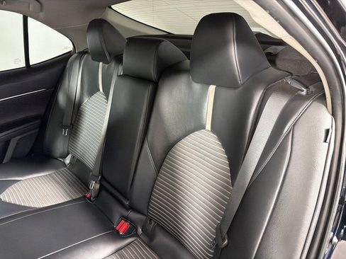 Used 2022 Toyota Camry SE FWD image 19