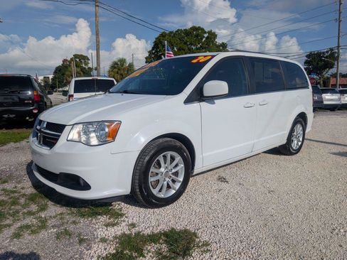 Used 2020 Dodge Grand Caravan SXT FWD image 1