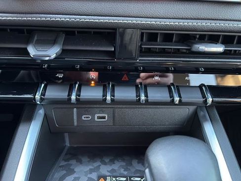 Used 2023 Chevrolet Colorado LT w/ LT Convenience Package II image 22