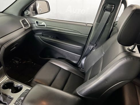 Used 2022 Jeep Grand Cherokee Limited image 23