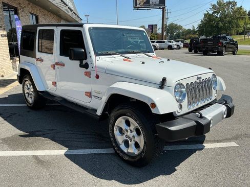 Used 2015 Jeep Wrangler Unlimited Sahara w/ Max Tow Package AWD/4WD image 8