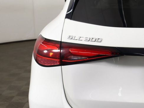 Used 2023 Mercedes-Benz GLC 300 4MATIC image 16