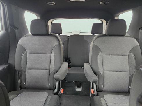 Used 2023 Chevrolet Traverse LT FWD image 25