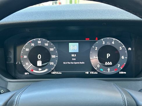 Used 2025 Land Rover Range Rover Velar Dynamic SE AWD/4WD image 2