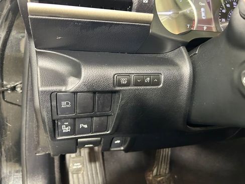 Used 2017 Lexus IS 300 AWD image 20