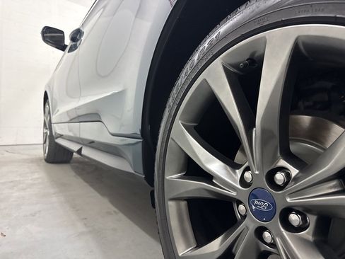 Used 2016 Ford Edge Sport w/ Technology Package image 21