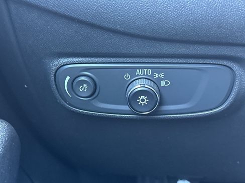 Used 2024 Chevrolet Equinox LS w/ LS Convenience Package FWD image 36
