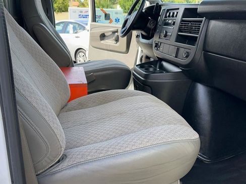 Used 2016 GMC Savana 2500 RWD image 17