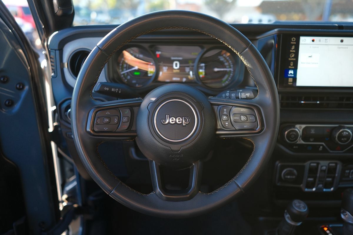 Used 2024 Jeep Wrangler Unlimited w/ Technology Group AWD/4WD image 15