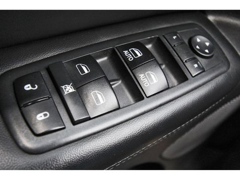 Used 2018 Jeep Grand Cherokee Altitude AWD/4WD image 20