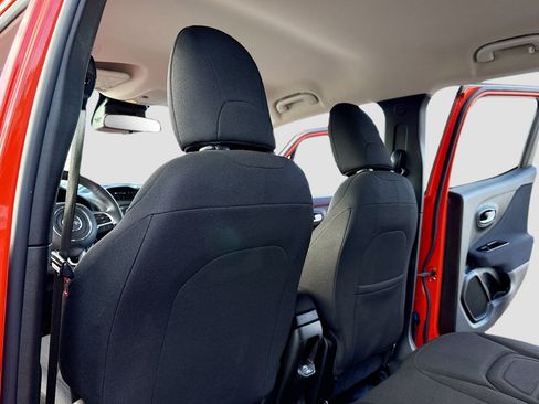 Used 2020 Jeep Renegade Latitude image 6