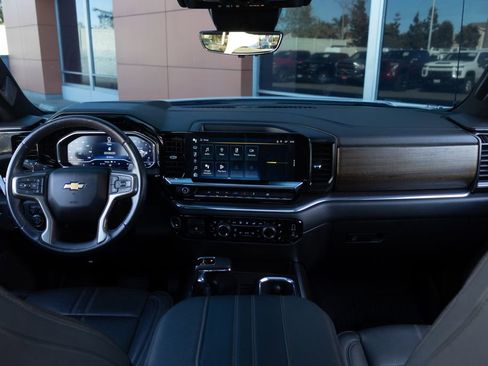 Used 2023 Chevrolet Silverado 1500 High Country w/ Technology Package AWD/4WD image 27