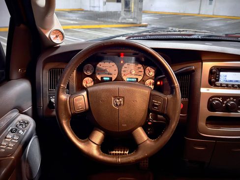 Used 2005 Dodge Ram 1500 Truck 2WD Quad Cab image 19