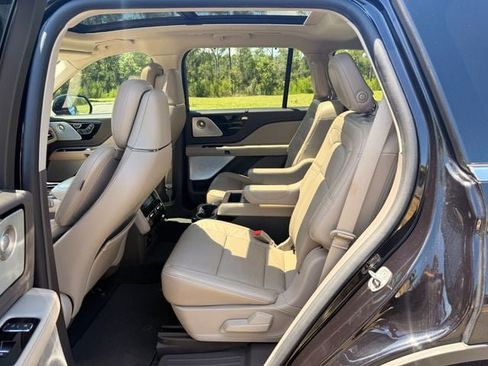 Used 2020 Lincoln Aviator Reserve w/ Equipment Group 202A AWD/4WD image 15