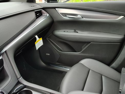 New 2025 Cadillac XT5 Luxury w/ LPO, Floor Liner Package image 32