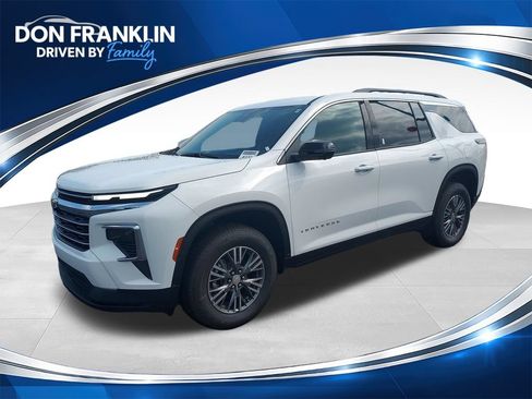 New 2026 Chevrolet Traverse LT w/ Driver Confidence Package FWD image 1