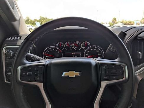 Used 2022 Chevrolet Silverado 1500 LT AWD/4WD image 21
