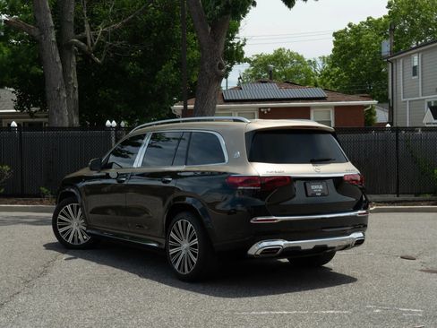 Used 2023 Mercedes-Benz Maybach GLS 600 4MATIC image 38