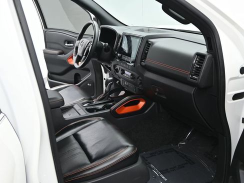 Used 2023 Nissan Frontier PRO-4X w/ Pro-4X Premium Package AWD/4WD image 6