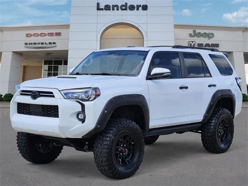 Used 2021 Toyota 4Runner Venture image 1