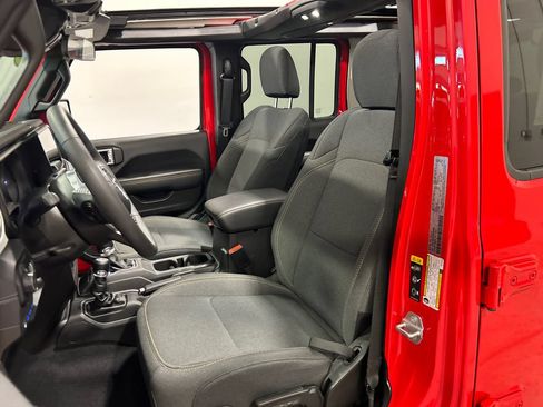 Used 2025 Jeep Wrangler Unlimited Sahara w/ Safety Group AWD/4WD image 15