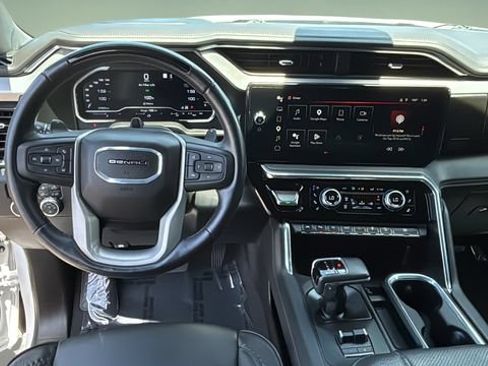Used 2024 GMC Sierra 1500 Denali AWD/4WD image 10