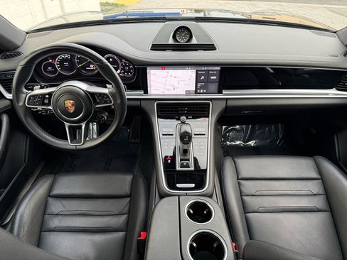 Used 2019 Porsche Panamera 4 image 32