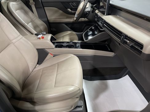 Used 2022 Lincoln Corsair AWD w/ Premium Package image 14