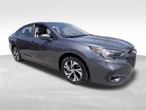 Used 2025 Subaru Legacy Premium w/ Popular Package #1 AWD/4WD image 2