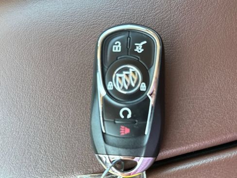 Used 2019 Buick Envision Essence FWD image 36