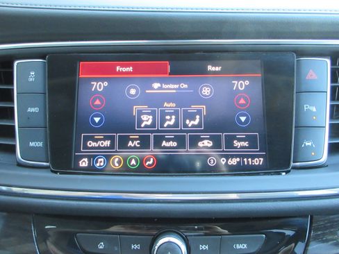 Used 2020 Buick Enclave Avenir w/ Avenir Technology Package AWD/4WD image 45