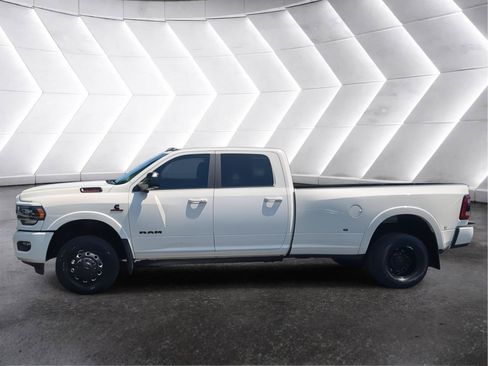 Used 2022 RAM 3500 Limited AWD/4WD image 3