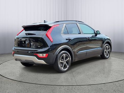 Certified 2024 Kia Niro EX FWD image 3