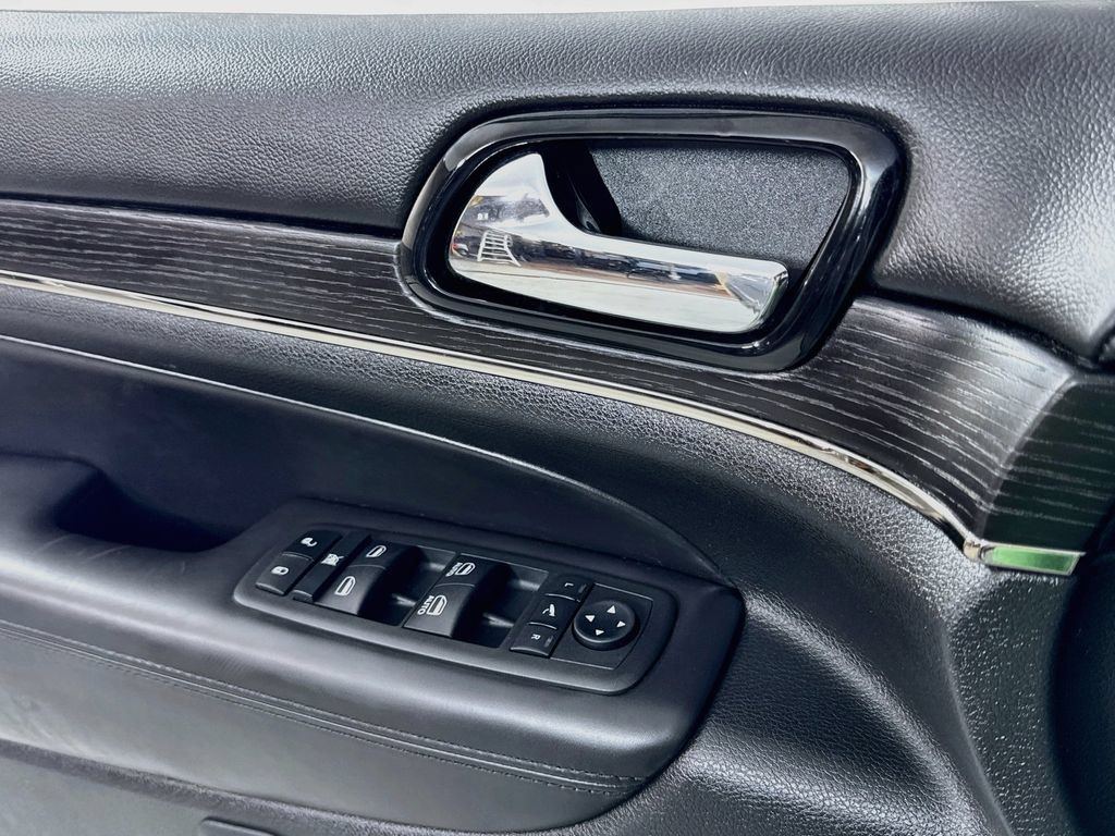Used 2021 Jeep Grand Cherokee High Altitude AWD/4WD image 15
