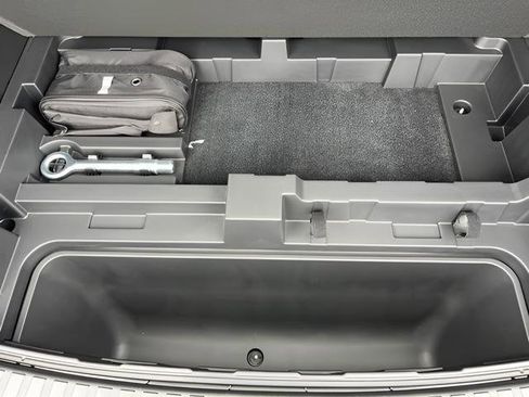 New 2025 Chevrolet Blazer EV LT image 9