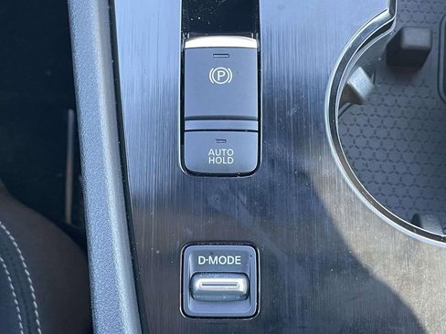 Used 2025 Nissan Rogue S image 29