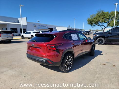 Used 2024 Chevrolet Trax RS w/ Sunroof Package image 7