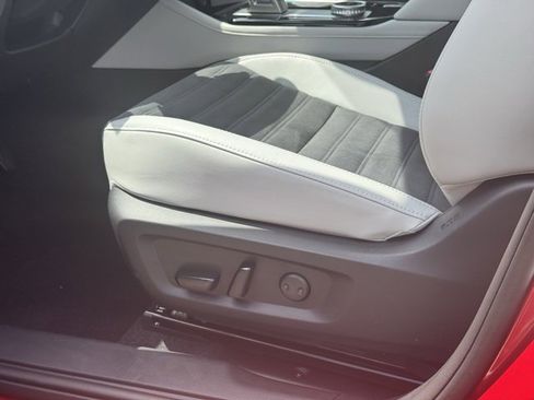 New 2025 Mitsubishi Outlander SE image 15