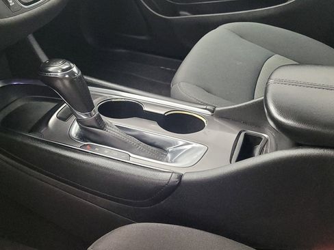 Used 2017 Chevrolet Malibu LT FWD image 26