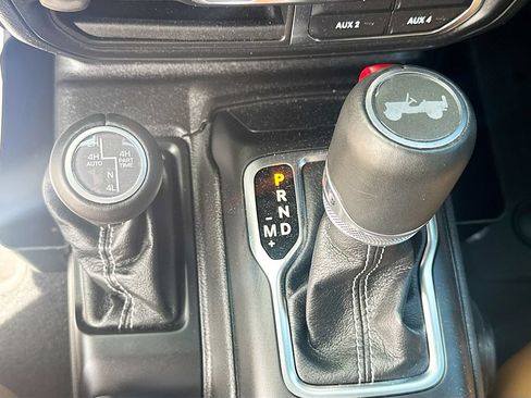 Used 2023 Jeep Wrangler Unlimited Sahara w/ LED Lighting Group AWD/4WD image 18