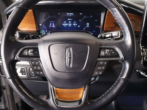 Used 2023 Lincoln Navigator Black Label AWD/4WD image 3