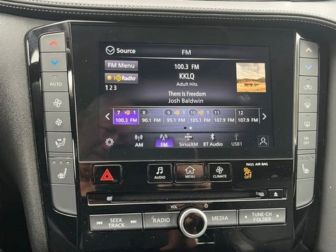 Certified 2025 INFINITI QX50 Luxe w/ Accent Package AWD/4WD image 17