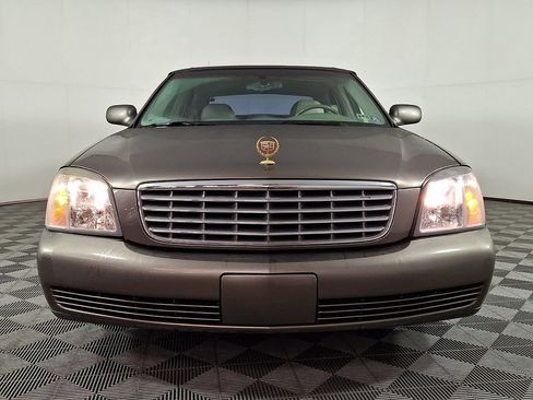 Used 2002 Cadillac De Ville w/ Comfort/Convenience Pkg image 4